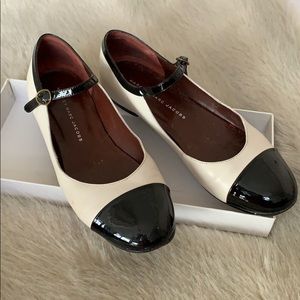 Marc by Marc Jacobs black and ivory flats